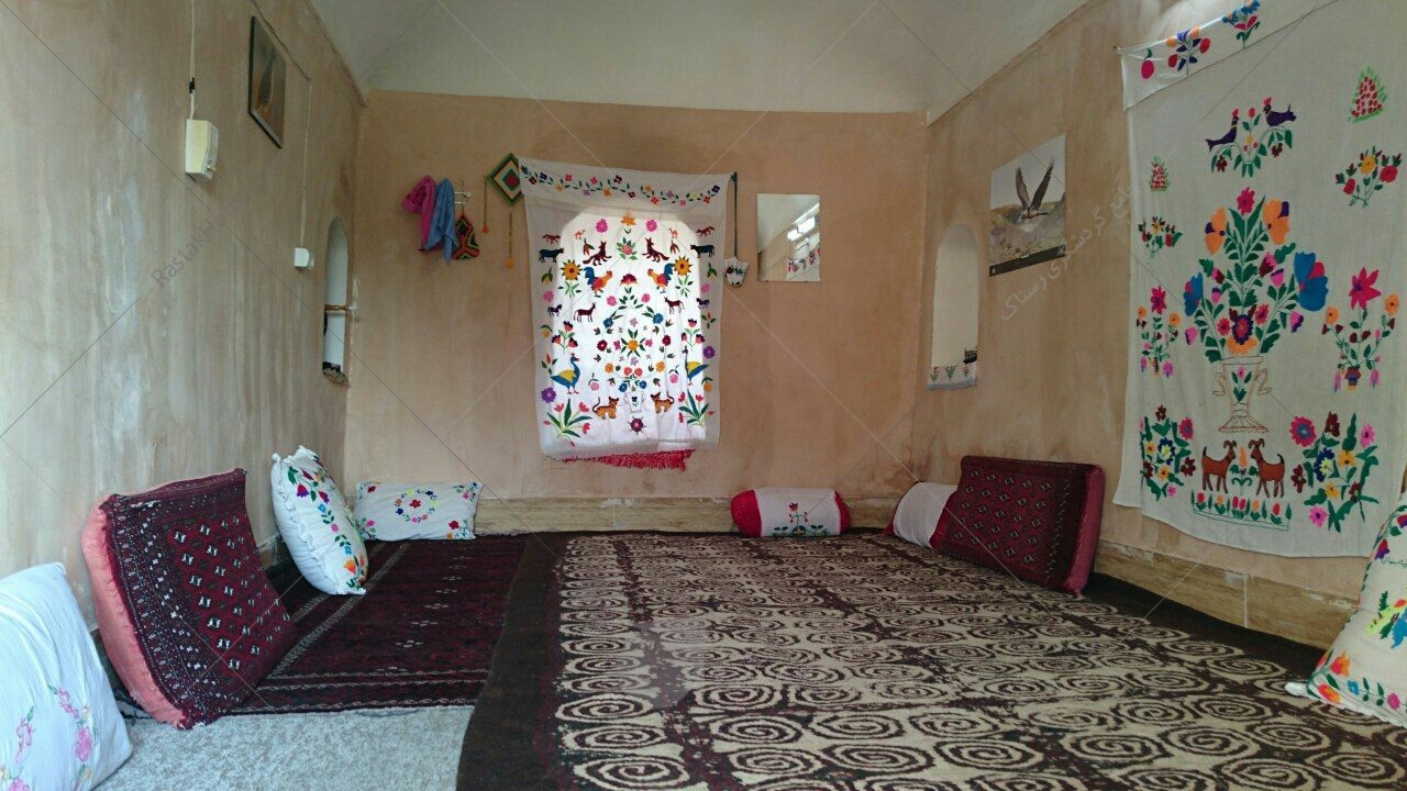 اتاق یوز پلنگ در بوم گردی کلوت کویر 
بیارجمند روستای رضاآباد