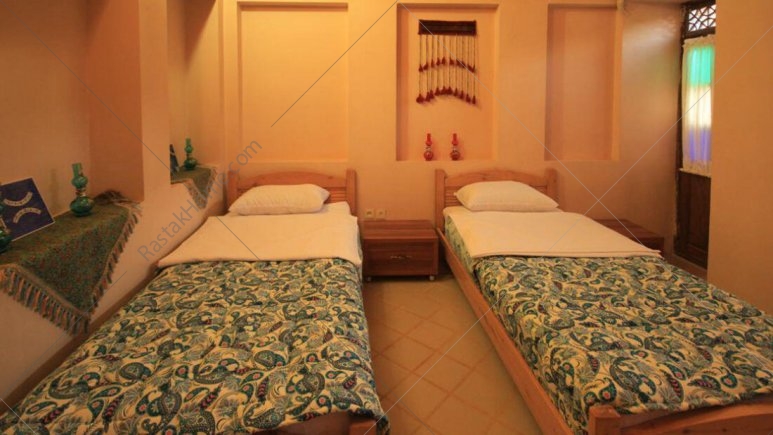 اتاق 2 تخته اقامتگاه سنتی ماه منیر شیراز