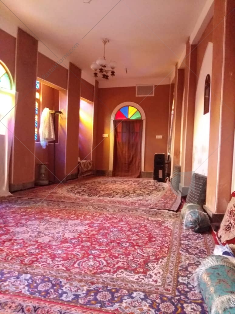 اتاق 12 نفره کف خواب در خانه نخجیر نراق در استان مرکزی