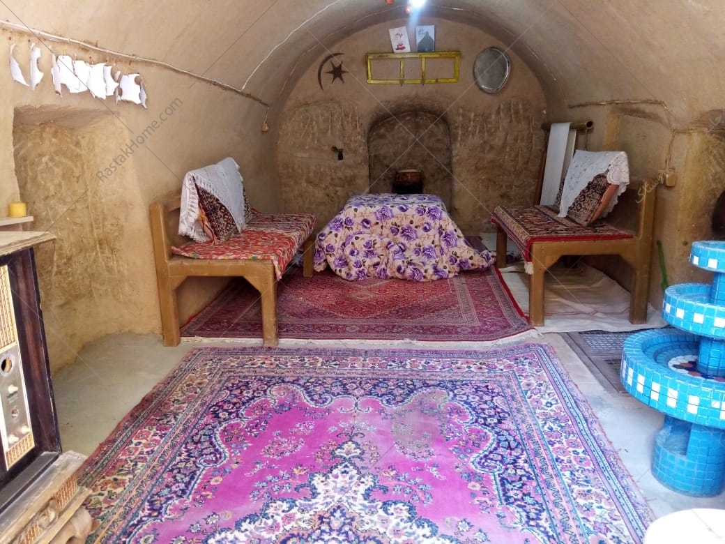 اتاق ۷ نفر کاهگلی در عمارت مسین بابا روستای بیابانک _سرخه( اقامت با صبحانه)