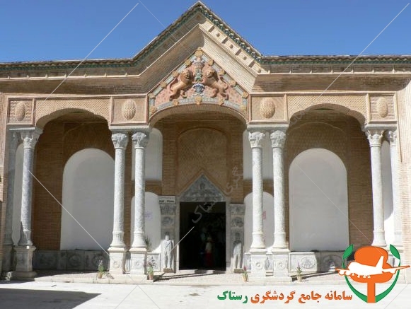 قلعه چالشتر ستون های ورودی عکس از رستاک