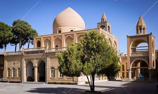 کلیسای وانک یا کلیسای آمنا پرکیچ در محله جلفای اصفهان قرار دارد و یکی از کلیساهای تاریخی ارامنه‌ی این شهر است. این کلیسا در مساحتی بالغ بر ۸۷۳۱ متر مربع در دوران حکومت شاه عباس دوم بنا شده است.