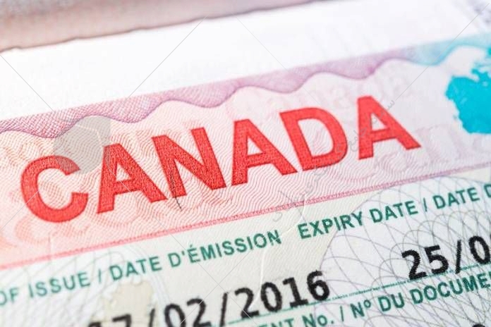 مدت اعتبار ویزای تحصیلی کانادا بستگی به  طول مدت دوره های تحصیلی افراد در دانشگاه های کانادا دارد. البته دانشجویان با داشتن ویزای تحصیلی کانادا می توانند تا اتمام دوران تحصیلی خود، براحتی و بدون هیچ مشکلی به این کشور سفر کنند.