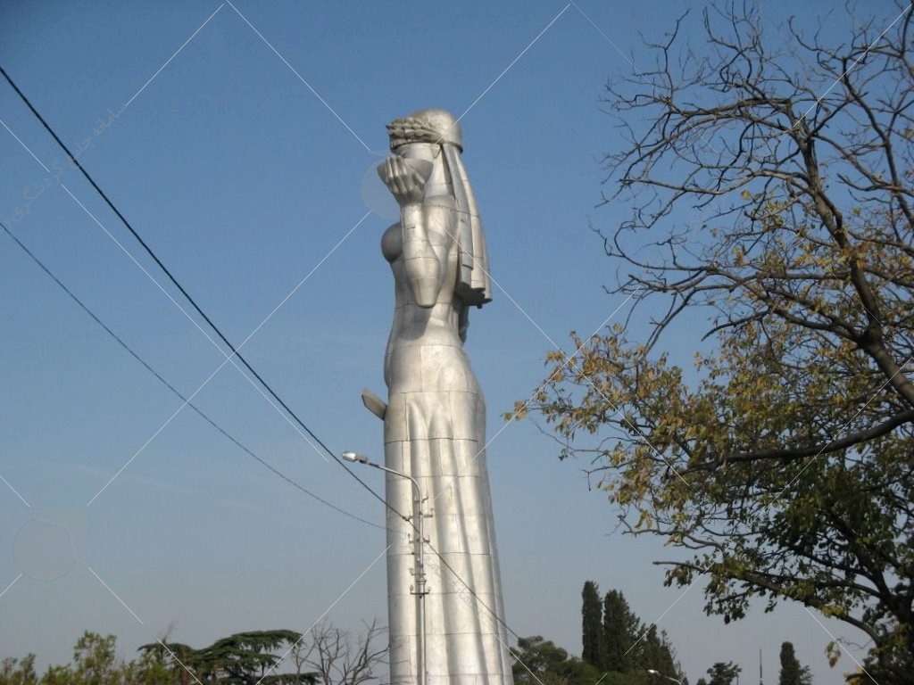   مجسمه مادر  در تفلیس عکس از رستاک 