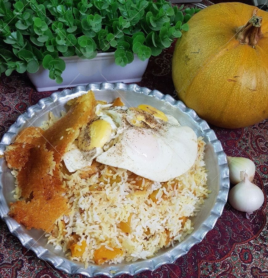 از جمله غذاهای محلی و خوشمزه استان مازندران کئی پلا (کدو پلو) می باشد که با تخم مرغ نیمرو و نازخاتون سرو می شود این غذا بسیار پر خاصیت می باشد.