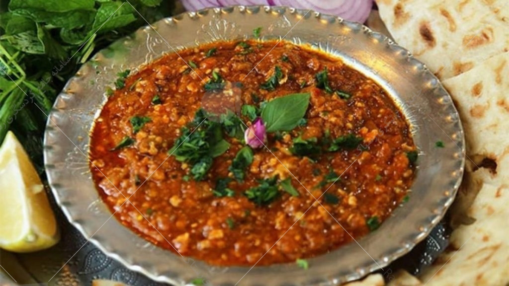 میرزا قاسمی یکی از غذاهای اصیل و بسیار خوشمزه است که اغلب در شهرهای شمالی کشور طبخ می شده است.