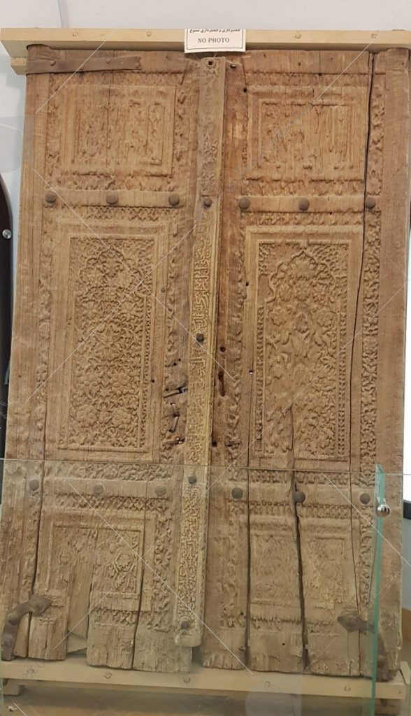 درب چوبی مسجد عکس از رستاک  