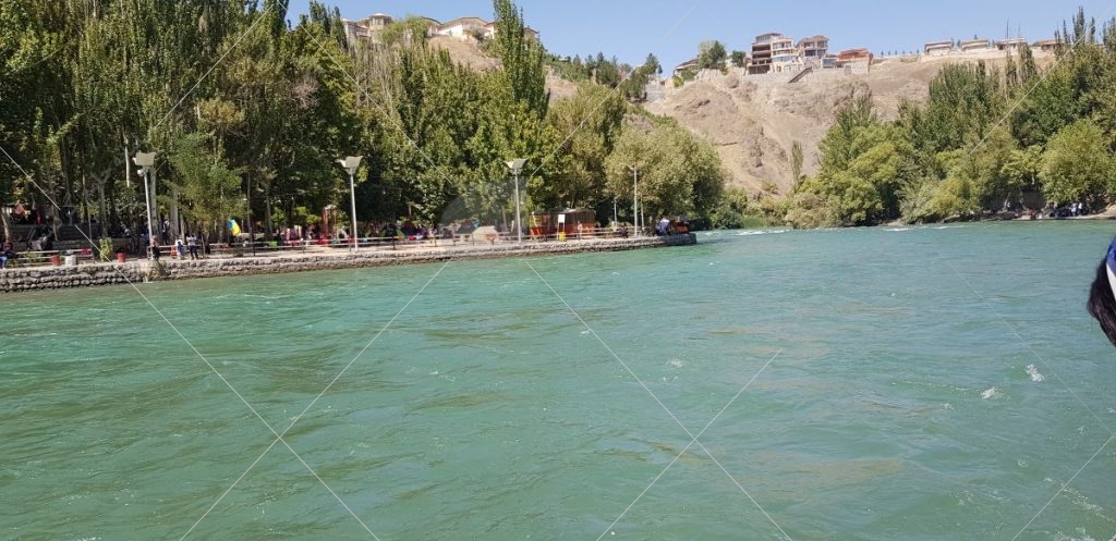 رودخانه زاینده رود عکس از روی پل زمان خان رستاک 