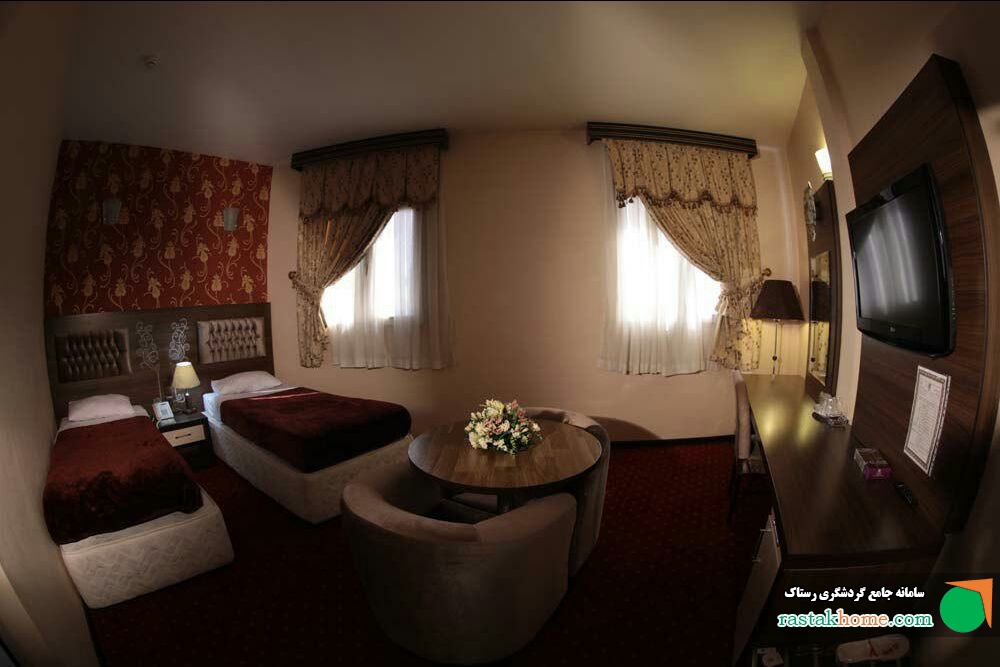اتاق یک تخت (با ظرفیت اضافه) باصبحانه رایگان در هتل چهار ستاره  پارسیا قم