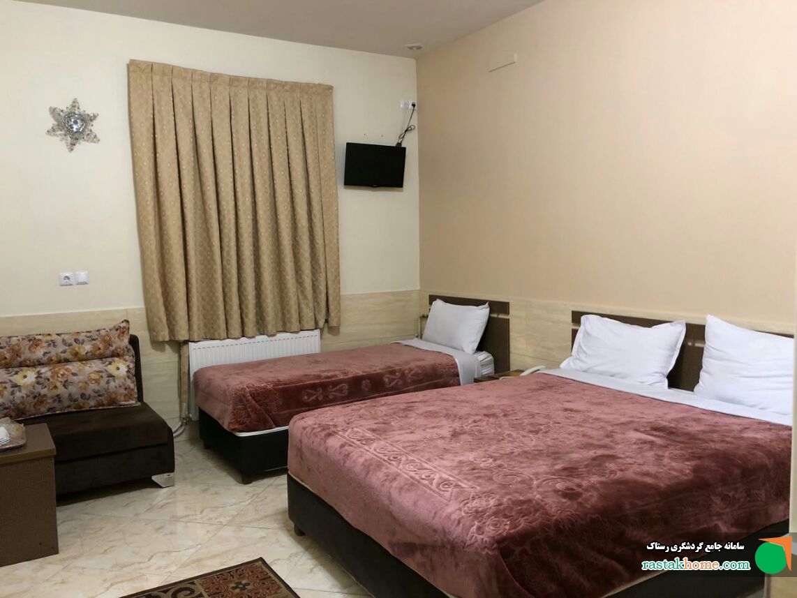 اتاق 3 تخت + در هتل** راژیا قزوین ( اقامت با صبحانه)