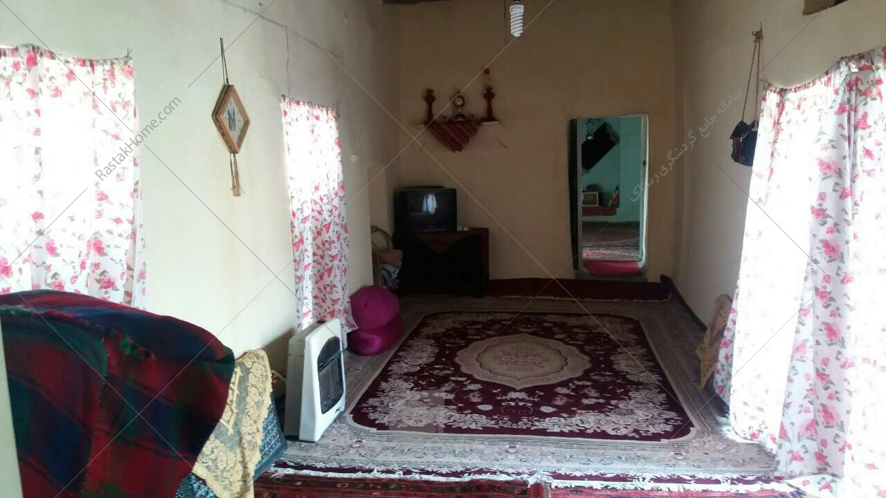 اتاق کاهگلی ۳ دربوم گردی بانیان 
در کرمانشاه روستای کندوله
