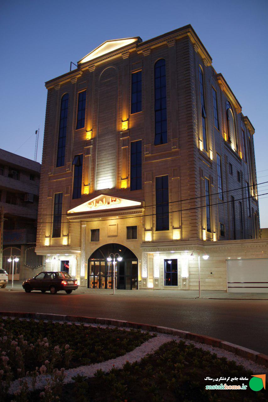 اتاق 3  تخت در هتل سه ستاره اهراب تبریز  با صبحانه رایگان