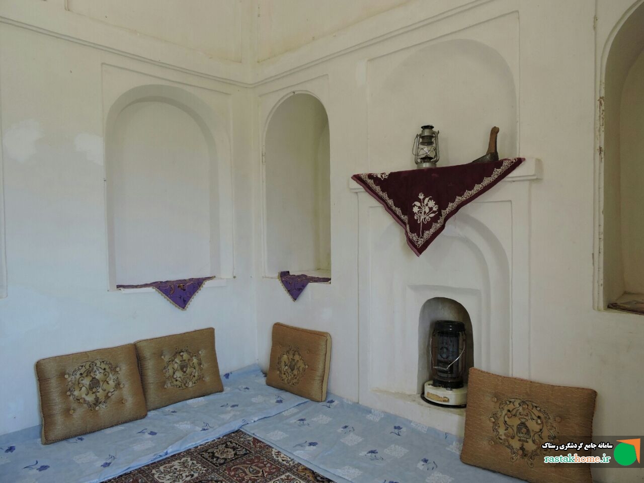 اتاق 2  اقامتگاه بومگردی خانه محمد خان سورمق درفارس ،آباده ،روستای باقرآباد
