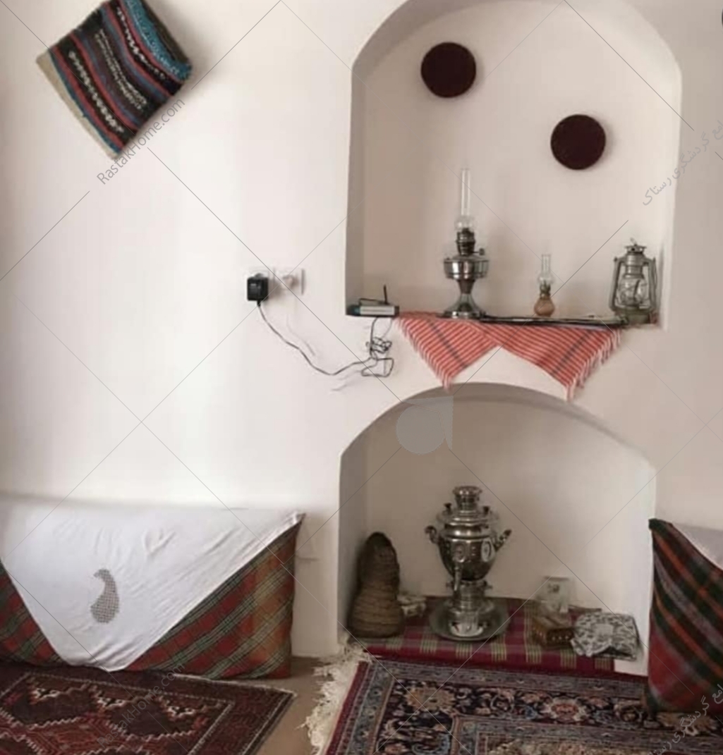 اتاق کوچک در بوم گردی خانه پدری در روستای خراشاد _بیرجند(با صبحانه)