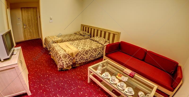 اتاق سوئيت بزرگ رو به کوه  هتل باغ امیرکبیر اراک