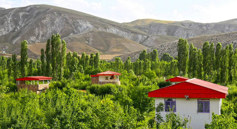 روستای کردان با خانه هایی در دل جنگل