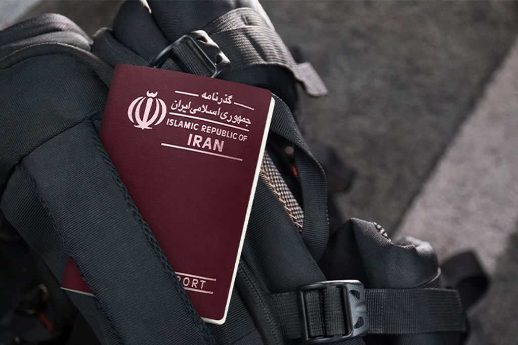 انواع پاسپورت ایرانی
به طور کل سه نوع پاسپورت ایرانی وجود دارد که هر کدام به دسته خاصی از افراد تعلق می‌گیرد.