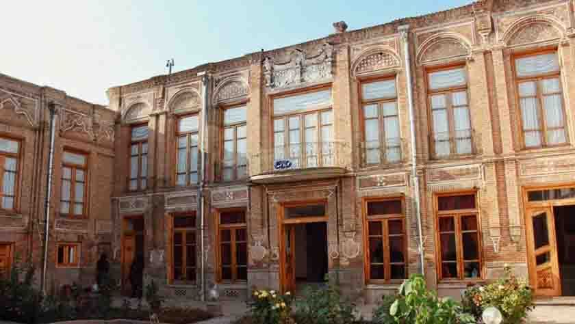 موزه صدا (خانه تاریخی امیر پرویز)
