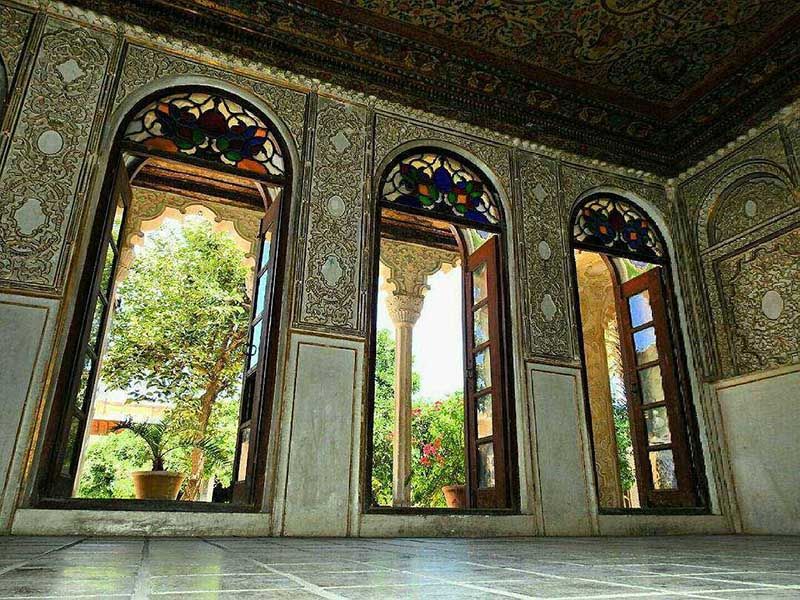 معماری خانه زینت الملک
شیراز شهر شعر و ادب و عطر بهارنارنج مملوء از جاذبه های تاریخی و طبیعی