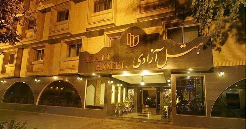 اتاق سه تخته هتل آزادی اصفهان
