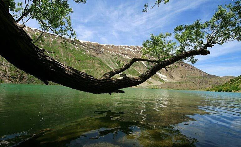 دریاچه بزرگه
کله گهر با ۱۷۰۰ متر عظمت و ژرفای حداقلی
