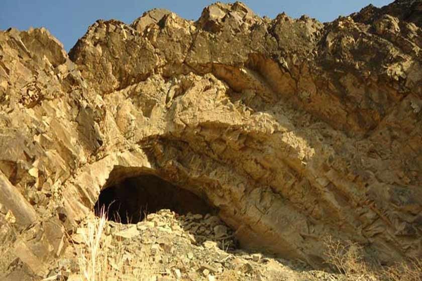 غار ملا سلیمان نیکشهر